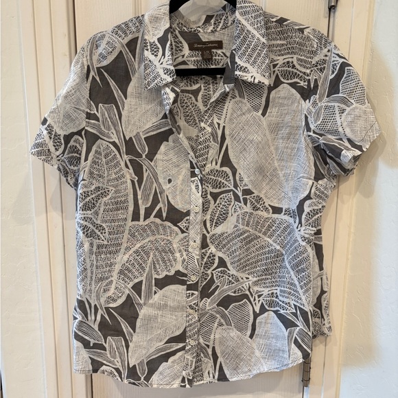 Tommy Bahama Tops - TOMMY BAHAMA Shirt Womens Large L Button Front Linen Grey & White Floral